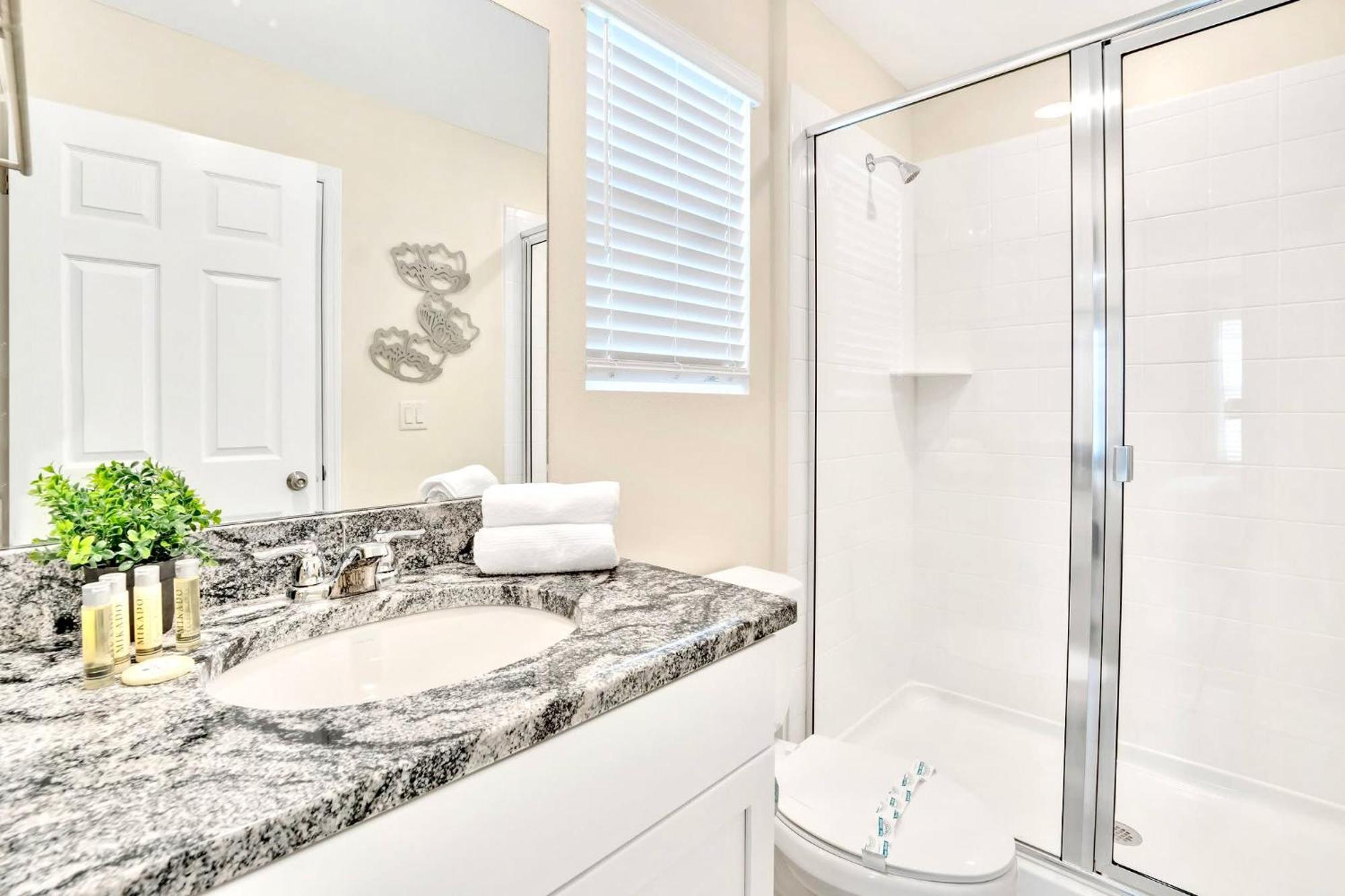 Stunning Rare Lake Front 7Br Holiday Home - Sleeps 14 - Pool, Hot Tub, & Games! Orlando Exterior photo