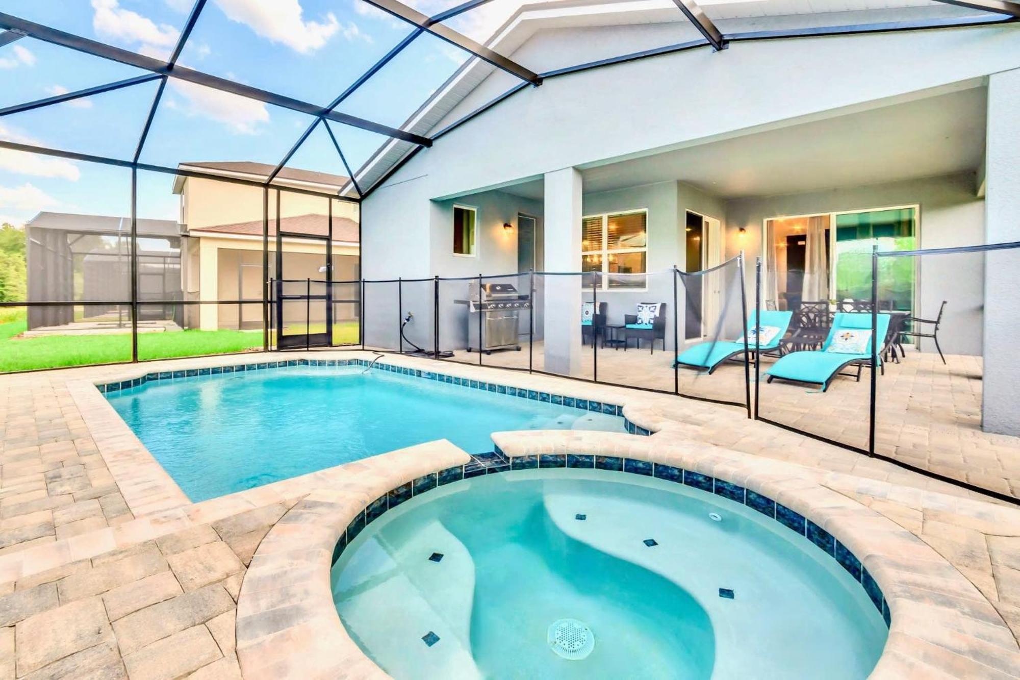 Stunning Rare Lake Front 7Br Holiday Home - Sleeps 14 - Pool, Hot Tub, & Games! Orlando Exterior photo